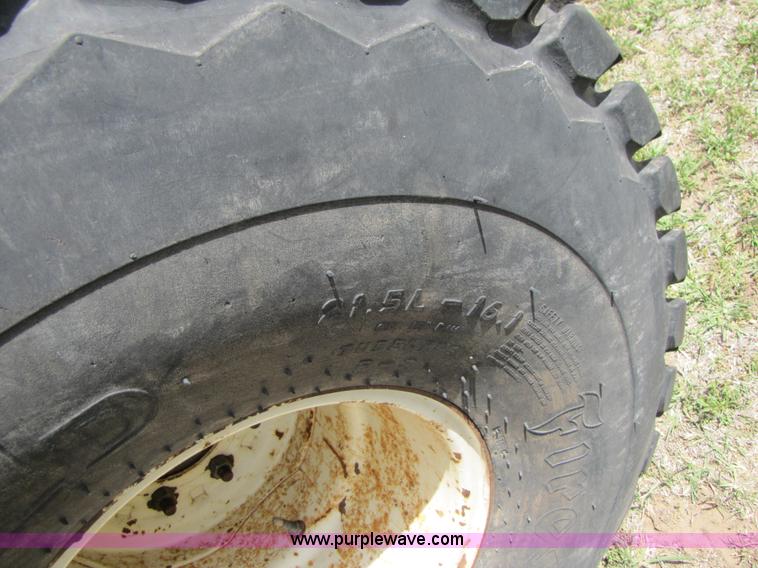 image for item 3494 1991 Hesston 8400 self propelled swather