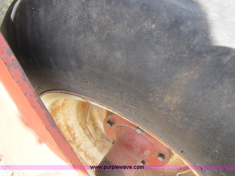 image for item 3494 1991 Hesston 8400 self propelled swather