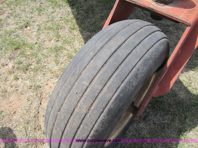 image for item 3494 1991 Hesston 8400 self propelled swather