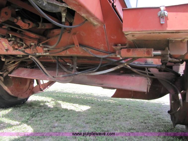 image for item 3494 1991 Hesston 8400 self propelled swather
