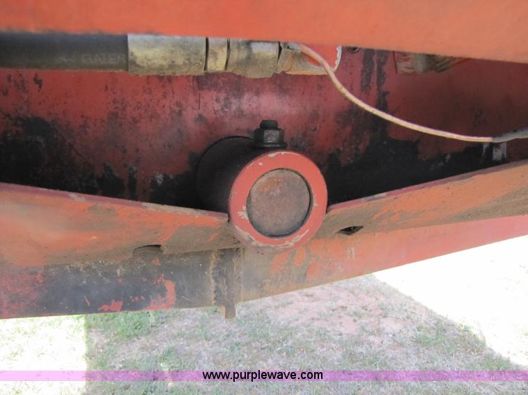 image for item 3494 1991 Hesston 8400 self propelled swather