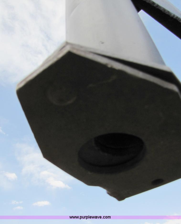 image for item 3495 1,000 gallon nurse tank trailer