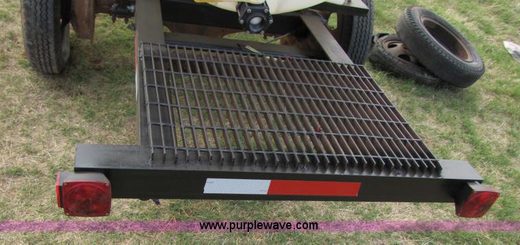 image for item 3495 1,000 gallon nurse tank trailer