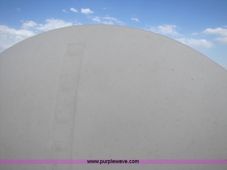 image for item 3495 1,000 gallon nurse tank trailer