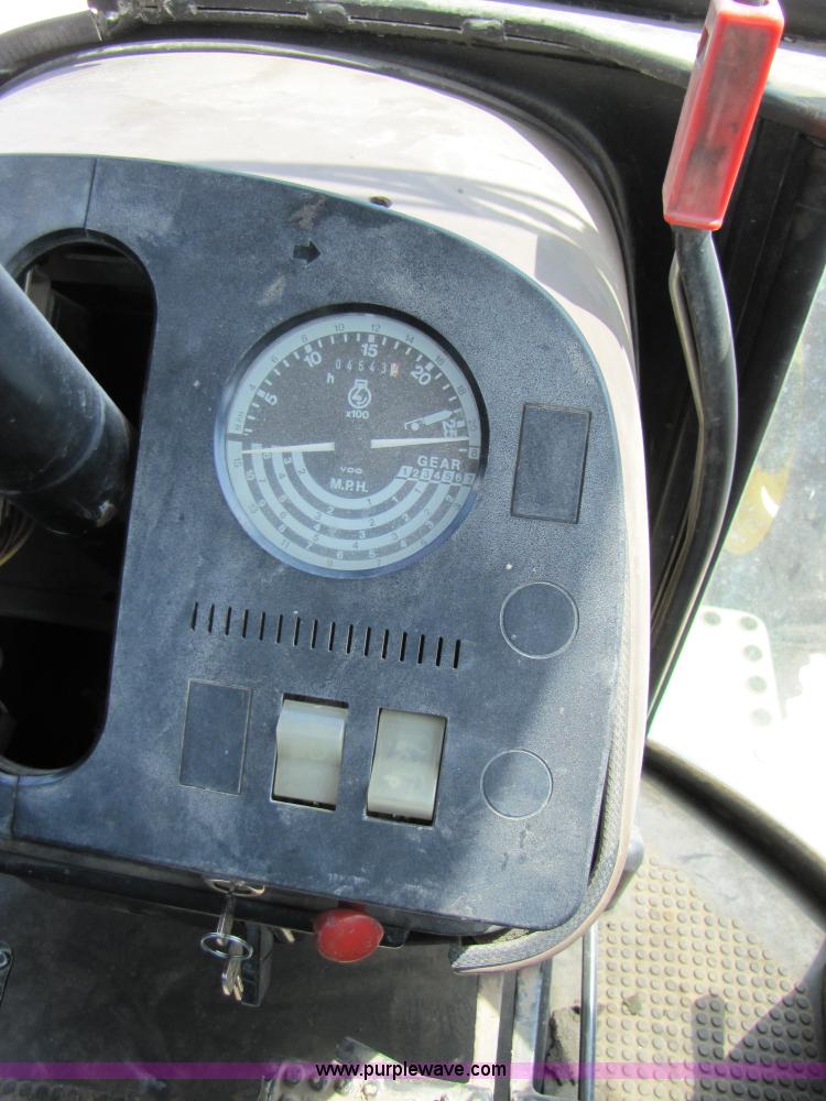 image for item 3528 John Deere 3155 tractor