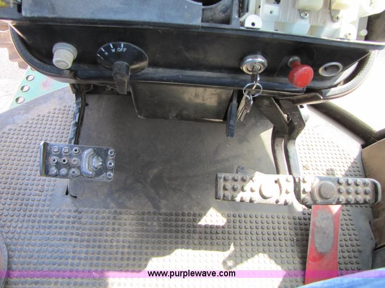 image for item 3528 John Deere 3155 tractor