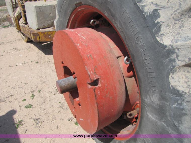 image for item 3529 1983 Case 2390 tractor