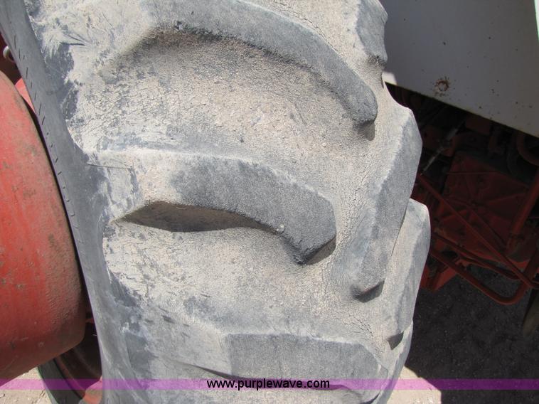 image for item 3529 1983 Case 2390 tractor