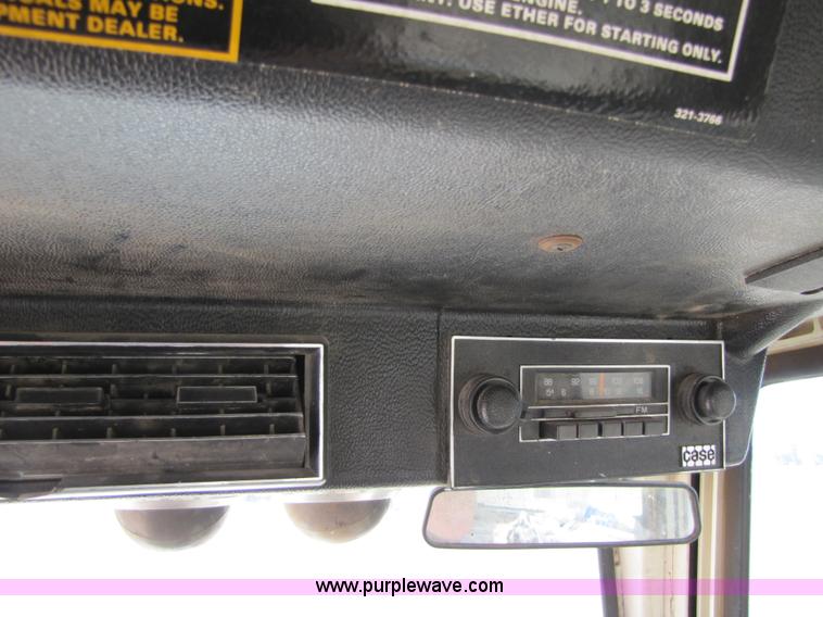 image for item 3529 1983 Case 2390 tractor