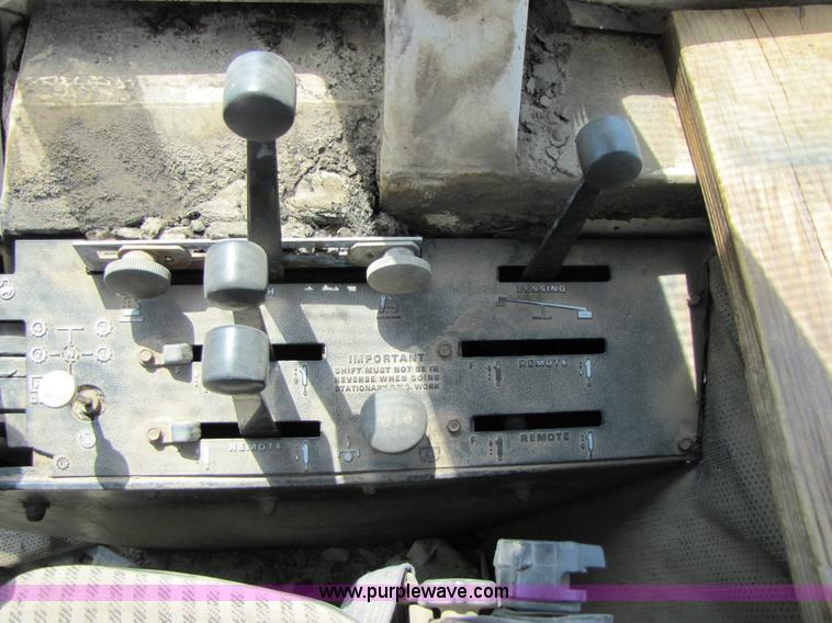 image for item 3529 1983 Case 2390 tractor