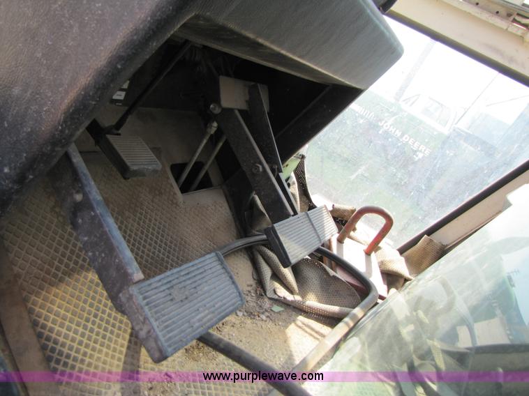 image for item 3529 1983 Case 2390 tractor