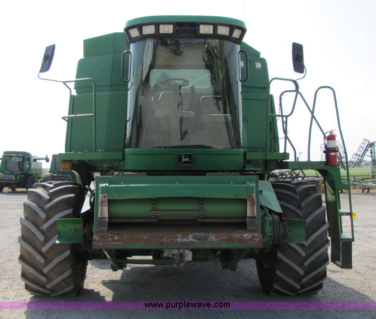 image for item 3536 2001 John Deere 9650 combine