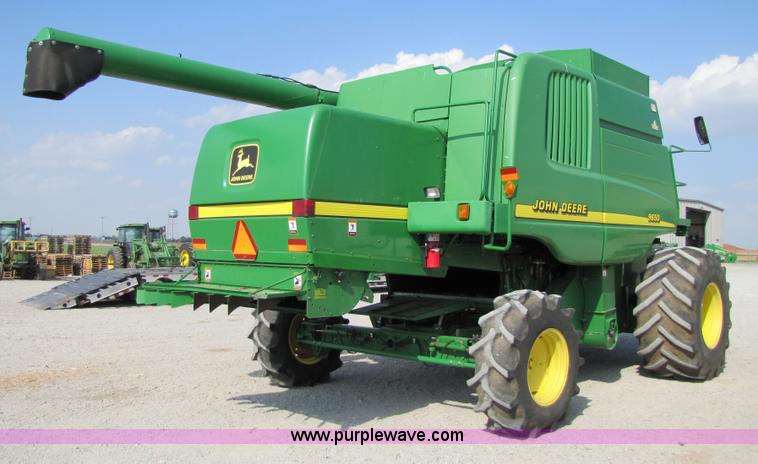 image for item 3536 2001 John Deere 9650 combine