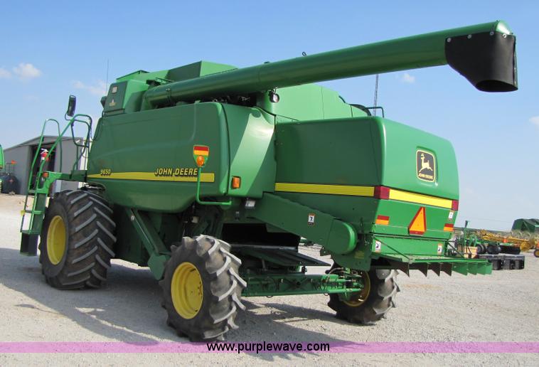 image for item 3536 2001 John Deere 9650 combine