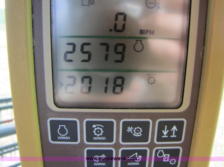 image for item 3536 2001 John Deere 9650 combine