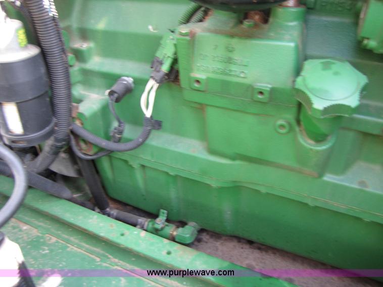 image for item 3536 2001 John Deere 9650 combine