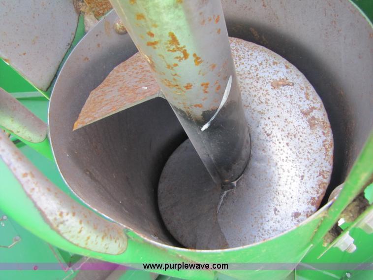 image for item 3536 2001 John Deere 9650 combine