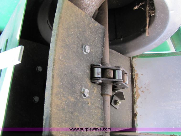 image for item 3536 2001 John Deere 9650 combine