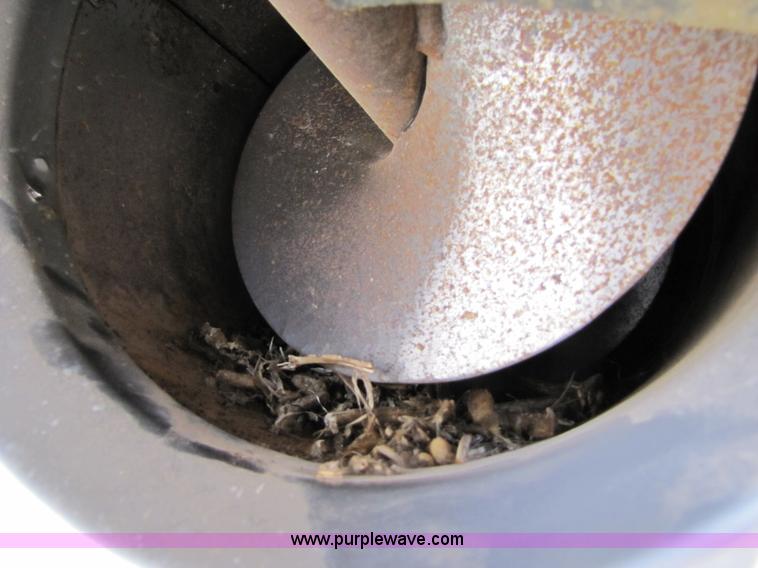 image for item 3536 2001 John Deere 9650 combine