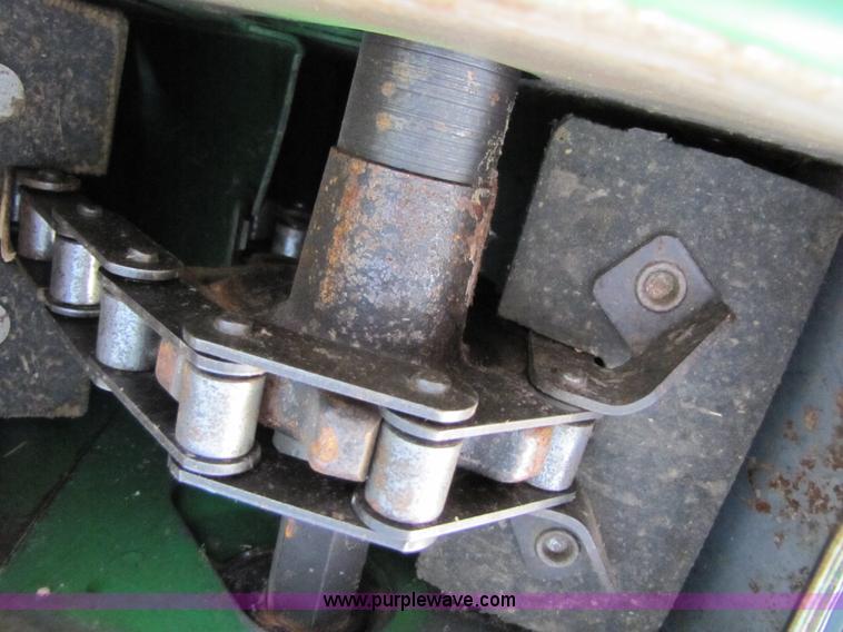 image for item 3536 2001 John Deere 9650 combine