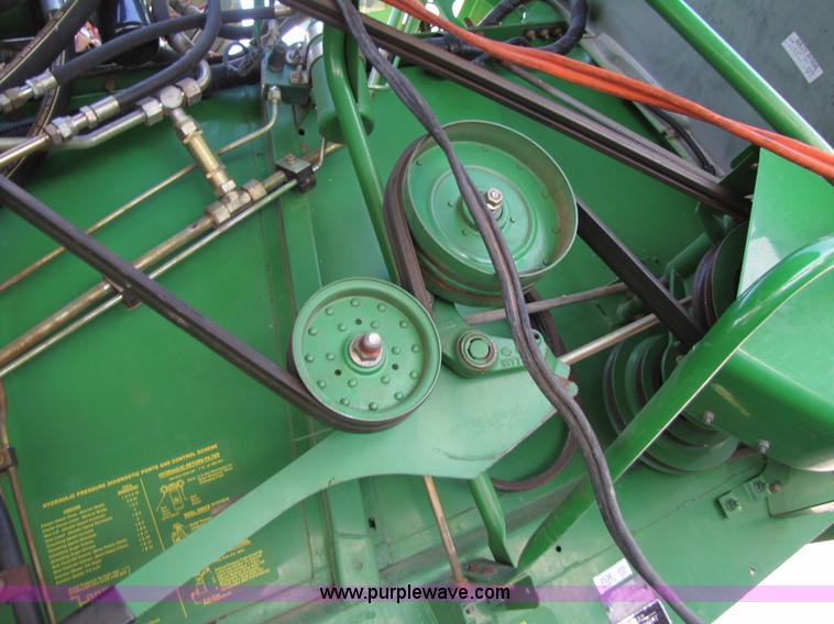 image for item 3536 2001 John Deere 9650 combine