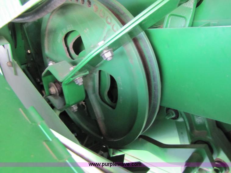 image for item 3536 2001 John Deere 9650 combine