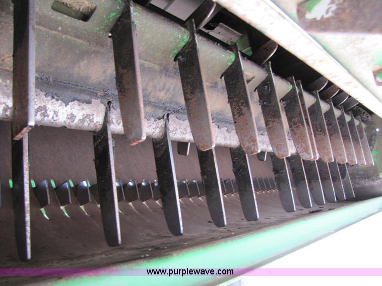 image for item 3536 2001 John Deere 9650 combine