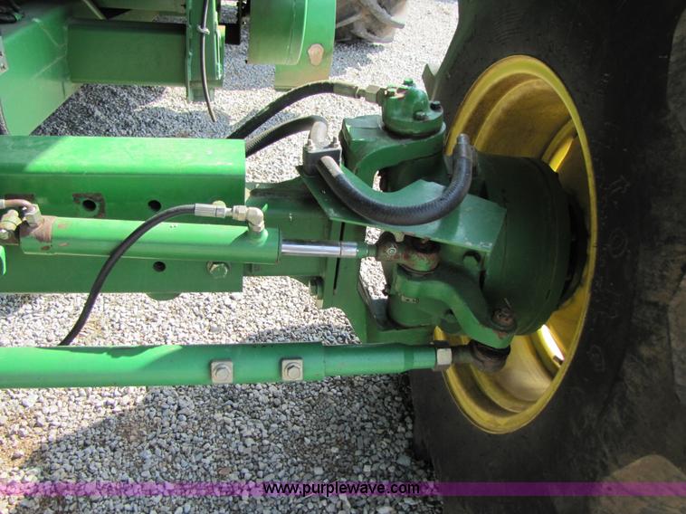 image for item 3536 2001 John Deere 9650 combine