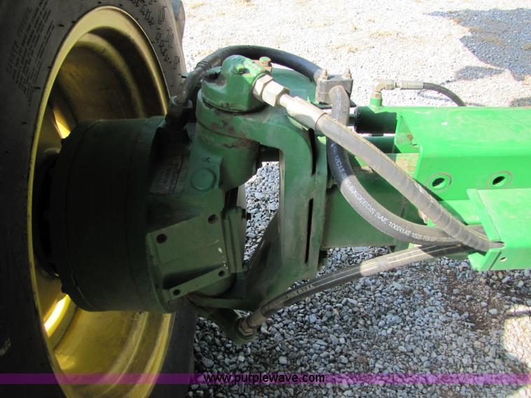 image for item 3536 2001 John Deere 9650 combine