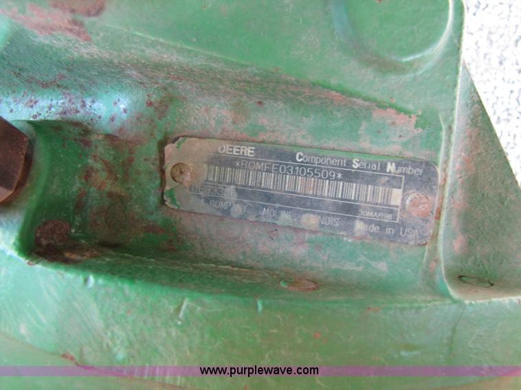 image for item 3536 2001 John Deere 9650 combine