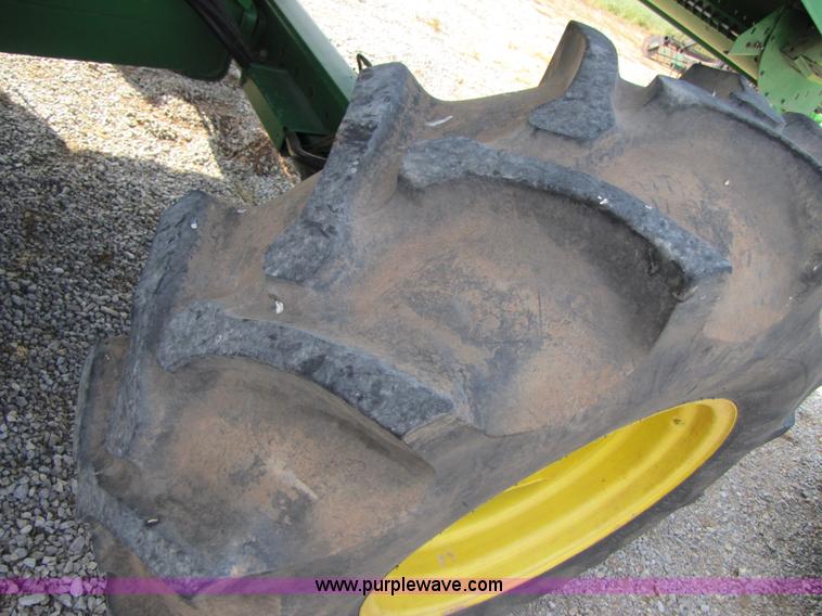 image for item 3536 2001 John Deere 9650 combine