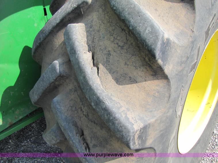 image for item 3536 2001 John Deere 9650 combine