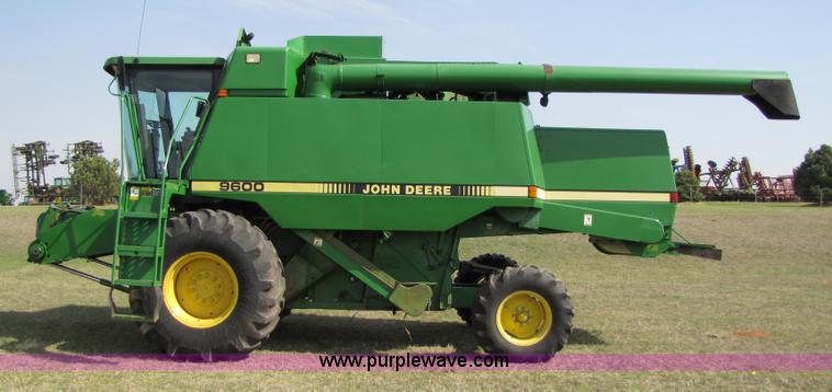 image for item 3545 1990 John Deere 9600 combine
