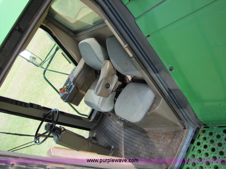 image for item 3545 1990 John Deere 9600 combine
