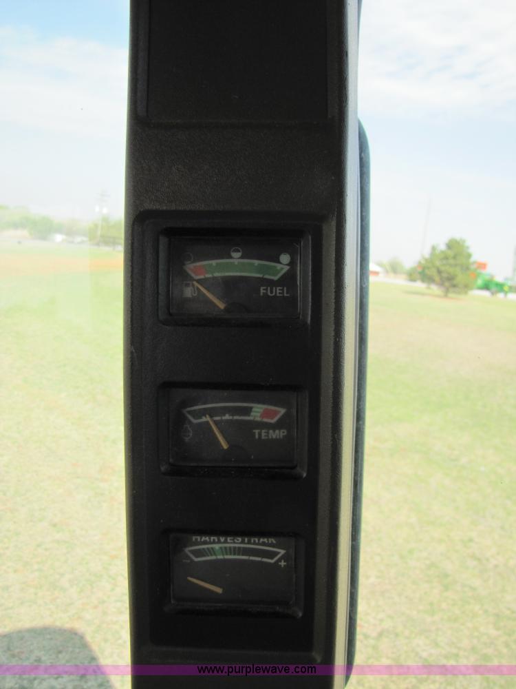 image for item 3545 1990 John Deere 9600 combine