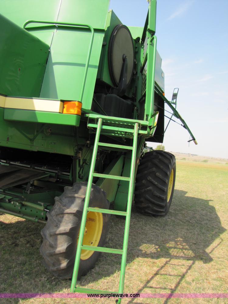 image for item 3545 1990 John Deere 9600 combine