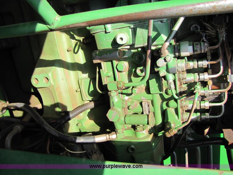 image for item 3545 1990 John Deere 9600 combine