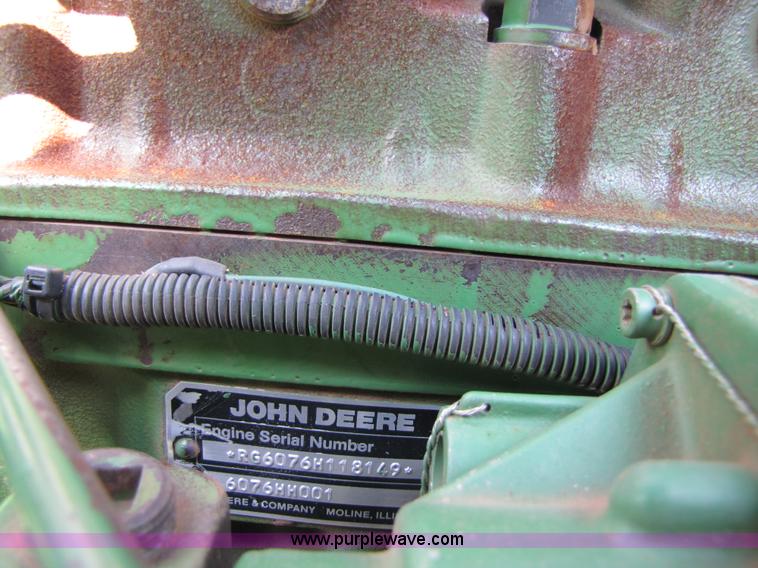 image for item 3545 1990 John Deere 9600 combine