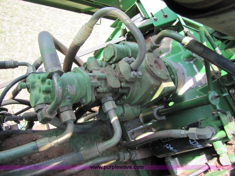 image for item 3545 1990 John Deere 9600 combine