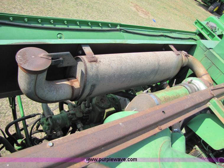 image for item 3545 1990 John Deere 9600 combine