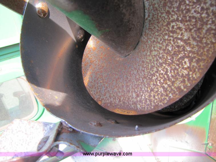 image for item 3545 1990 John Deere 9600 combine