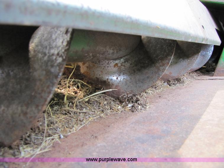 image for item 3545 1990 John Deere 9600 combine