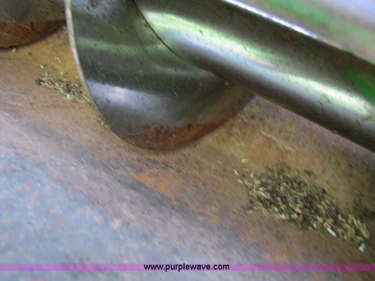 image for item 3545 1990 John Deere 9600 combine