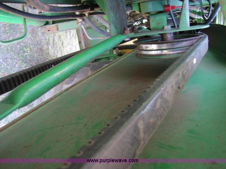 image for item 3545 1990 John Deere 9600 combine