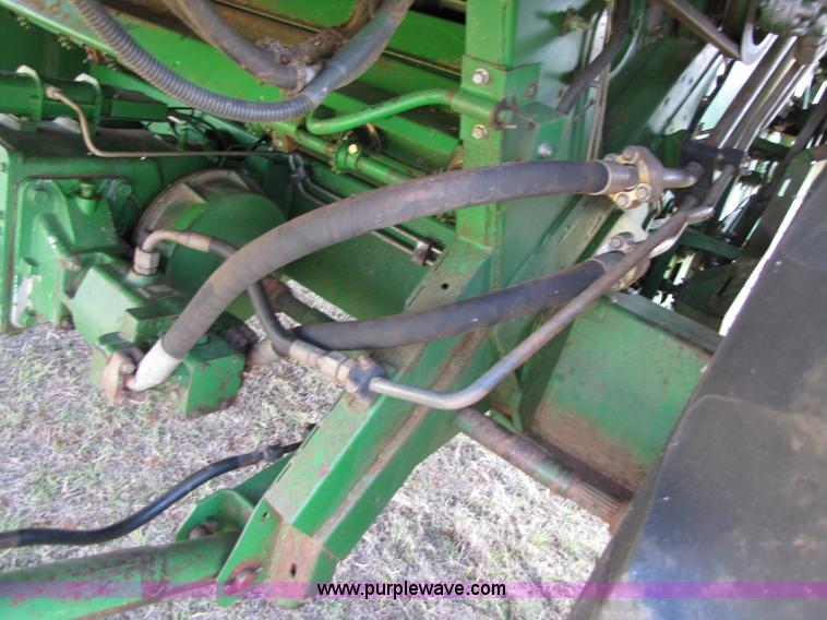 image for item 3545 1990 John Deere 9600 combine