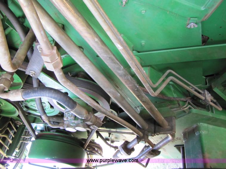 image for item 3545 1990 John Deere 9600 combine