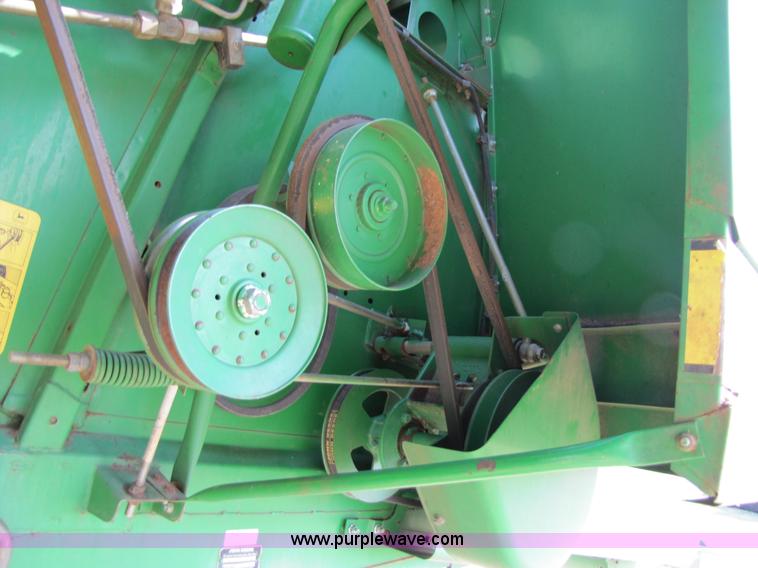 image for item 3545 1990 John Deere 9600 combine