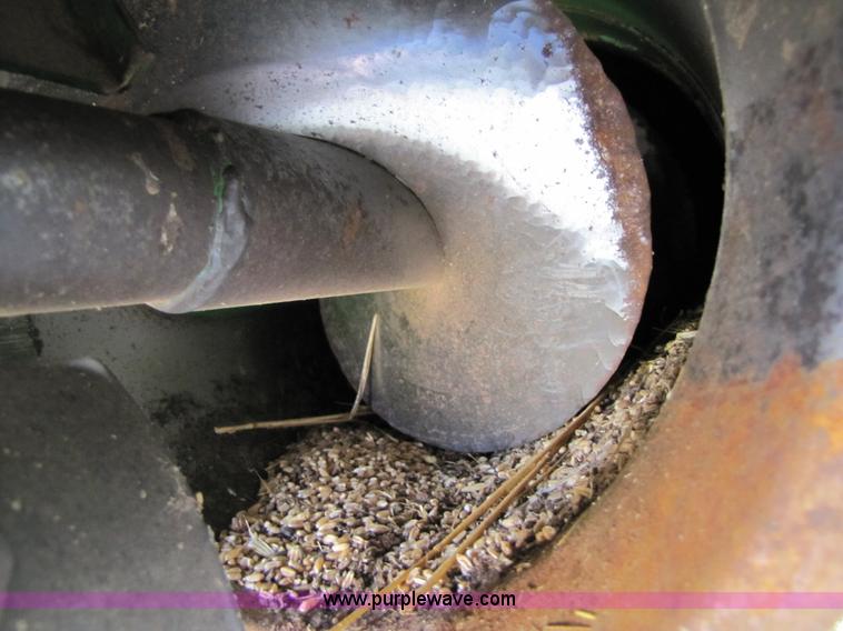 image for item 3545 1990 John Deere 9600 combine