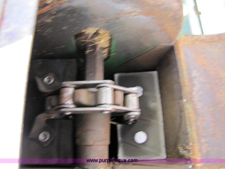 image for item 3545 1990 John Deere 9600 combine