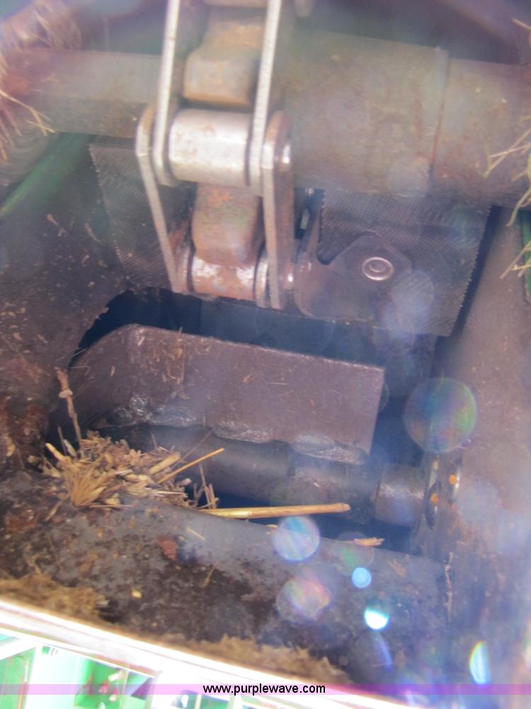 image for item 3545 1990 John Deere 9600 combine